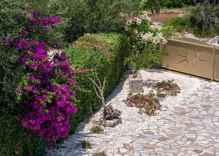 Edem Vila Khalikerí